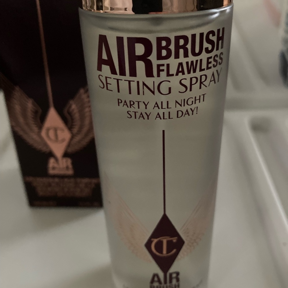 CHARLOTTE TILBURY- Airbrush Flawless Setting Spray- new in box 3.3floz (100ml)